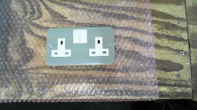 BG Electric Unswitched 2g metal clad socket