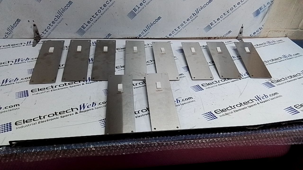 Electrotech Cell Plate With Light Switch