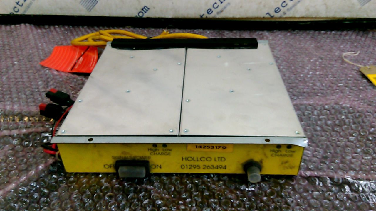 Hollco Battery Charger