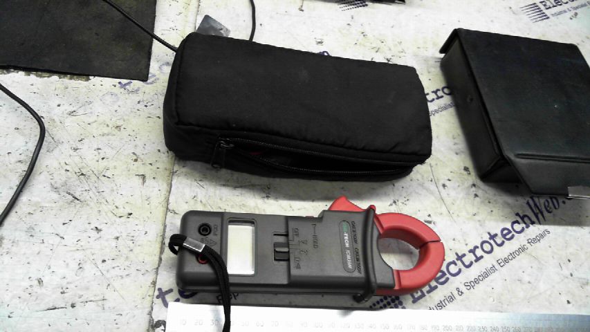 ISO-Tech Clamp Multimeter